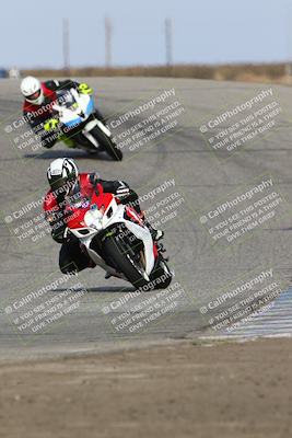 media/Nov-26-2023-TrackDaz (Sun) [[64ad8cfd8f]]/Mock Race/Outside Grapevine/